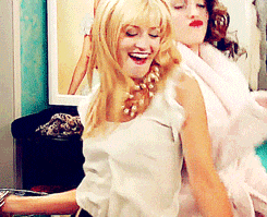 12 Things Waitresses Know To Be True, As Told By '2 Broke Girls'