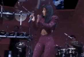So, if you’re having a bad day… | 23 Selena Dancing GIFs That Will Make You Grin Uncontrollably