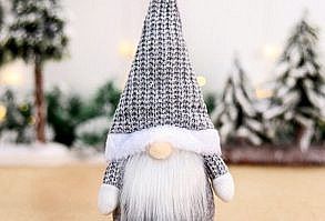 We love Christmas and we like to decorate on this special day. In this holiday season, this Christmas ornament will be perfect for your fireplace, Christmas tree and yard front! Let our family have a happy Christmas. Dolls can be used as decorations for various occasions such as home, office, bedroom, living room, wedding, party, Christmas or other important days, to make your room or party become lively. Christmas dolls, Snowmen, Santa Claus, and elk will help enhance the festive atmosphere. Let's decorate it for our Christmas holiday. Made fr