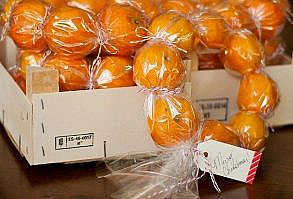 Clementine Wreaths | 31 Cheap And Easy Last-Minute DIY Gifts They'll Actually Want