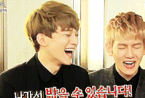 #wattpad #fanfic Kim Junmyeon, alias Suho, acaba de pasar por el ¿divorcio? Ni él sabía lo que estaba pasando, sólo que Kris se fue luego de una discusión.  Ahora está sólo atravesando el día a día con sus hijos.  A veces éstos lo filman a modo de documental y otras veces él escribe en su diario cosas más personale...