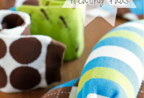 Easy No-Sew Rice Heating Pad -- making this homemade microwavable rice heating pad took less than 5 minutes start to finish. Perfect for soothing sore muscles or warming up from the cold, especially when you add a few drops of essential oil!