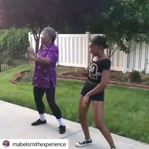 Grandma got those moves 😄😄😄😄😄