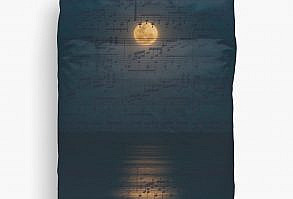 Machine washable duvet cover with edge-to-edge print on one side and white on back. Soft and breathable 100% polyester top and 50% cotton blend back. Available in twin, queen, king sizes. Note: duvet insert not included. Moonlight Sonate inspired design - Sheet Music disappearing in the night view of moon throwing the light onto the sea.This is an aesthetic musical design perfect for someone who is a musician, composer, music lover and classical music fan. Perfect Birthday gift, Thanksgiving gift and Christmas gif