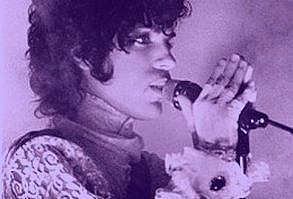 PIANO & A MICROPHONE | PRINCE : AU CREUX DE LA VOIX – PRO/PROSE MAGAZINE