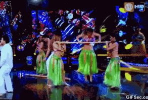 This overenthusiastic limbo dancer: | 11 People That Zigged When They Should Have Zagged