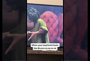 When your boyfriend is upto random stuff🤣 credit emzvp #Shorts - YouTube