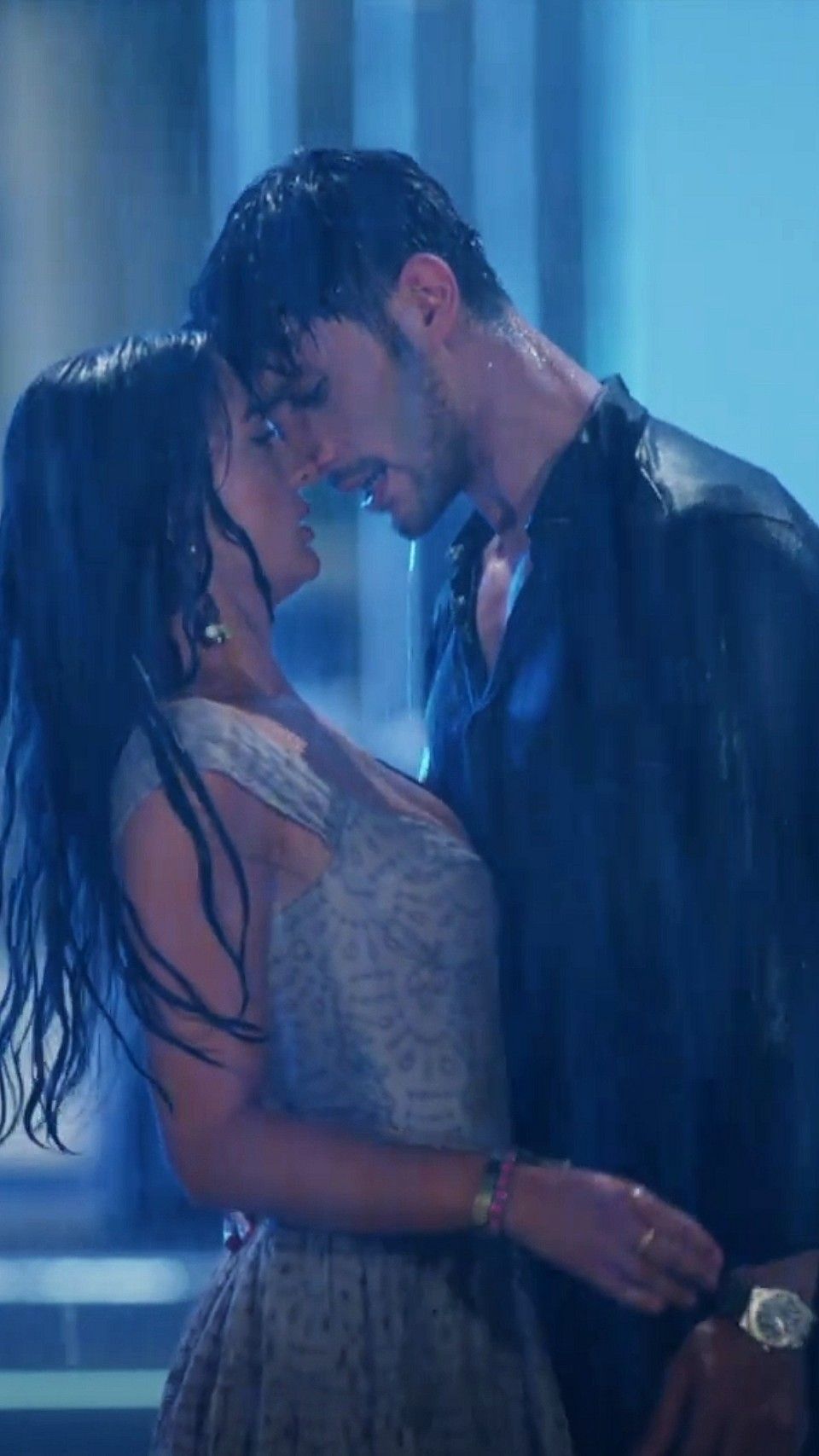 ozan esra aşk mantık intikam