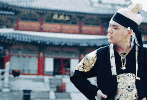 »αϐgєѕϲнℓοѕѕєи« König Min Yoongi sammelt die Köpfe von denen, die er… #fanfiction # Fan-Fiction # amreading # books # wattpad