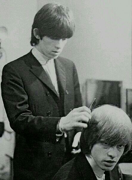 💛fotos y gifs de BRIAN JONES #detodo # De Todo # amreading # books # wattpad