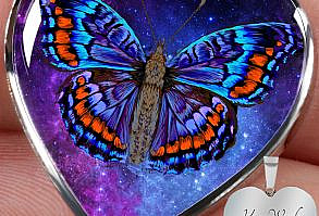 A unique selection of beautiful and personalized engraved heart shaped necklaces at Elephantsity