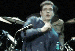 Unos quieren cumbia, otros rock, algunos odian el techno... A partir de ahora sos Dj Esquizofrenia. 26 Motivos para no celebrar tu cumpleaños