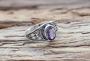 African Amethyst Solid 925 Sterling Silver Handmade Ring For Women, Silver ring, Amethyst Ring, mothers day gift, gift for her,Silver rings This ring is customizable- all the sizes are available. This listing is for one ring. Customer can direct message us for the customization. This ring is handcrafted in 925 Sterling silver. Ring is adorned with filigree design at both the side of the band and the gemstone is covered with a beautiful leaf design. This rings comes with Natural gemstone. Product Code : RNG-91 Metal : 925 Sterling Silver. Stone