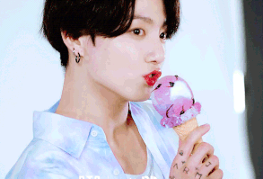 BTS x Baskin Robbins discovered by 𝔾𝕆𝕃𝔻𝔼ℕ 𝕀𝔻𝕆𝕃⁷
