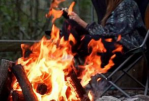 If you’re one who loves the outdoors, there’s nothing to beat the feeling of being lulled to sleep by the cool wind as you lie back and gaze at the star-lit sky. That’s the beauty of camping! It’s mesmerizing, relaxing, and your chance to connect with yourself. But there’s always a ‘conditions apply. Making your adventure trip a truly enriching experience starts with deciding the best tent camping sites. | #tentcamping