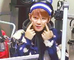 #wattpad #fanfic Kim Junmyeon, alias Suho, acaba de pasar por el ¿divorcio? Ni él sabía lo que estaba pasando, sólo que Kris se fue luego de una discusión.  Ahora está sólo atravesando el día a día con sus hijos.  A veces éstos lo filman a modo de documental y otras veces él escribe en su diario cosas más personale...