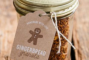 Homemade Gingerbread Granola with Free Printable Gift Tags!