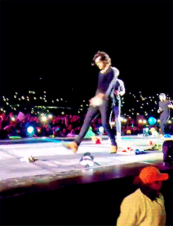 Harry Styles *old hair flip*