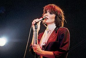 Linda Ronstadt: 'I Miss Singing Tremendously'