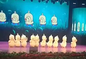 Move your ass, Karen!