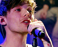 Oliver Styles está cansado de ver la actitud de sus nietos, arrogante… #fanfiction #Fanfiction #amreading #books #wattpad