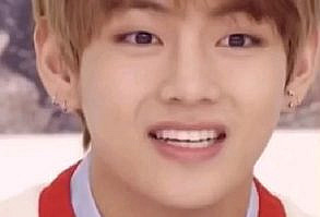 Pin by Aleena Fathima on bts in 2022 | Kim taehyung funny, Kim taehyung, Taehyung