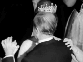 The Court Jeweller: Saturday Sparkler: The Duchess of Alba's Pearl Tiara