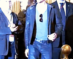 Look who’s bringing his own teacup… Gif-set (by tomhiddleston-gifs): tomhiddleston-gif...