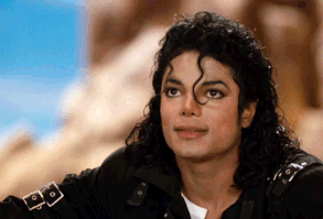 Michael Joseph Jackson, fue un talentoso cantante, bailarín, compositor, actor, productor, empresario, arreglista y filántropo, que logró convertirse en leyenda por revolucionar uno de los géneros musicales más preferidos de todos los tiempos.Hoy, recordarás sus mejores logros con un listado que te ayudará a com