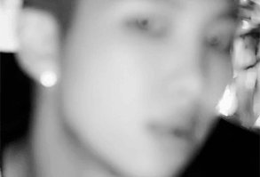 Somebody KNEW better than to make this big ass gif of him KNOWING how close the camera is to his face! Scared the HELL out of me at first, but then I saw them lips....