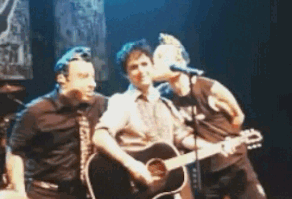 #wattpad #de-todo 【CLASSIC ROCK】 Aquí encontraras: ✨ Idioteces que solo rockeras y metaleras (clasicas) entendemos. ✨ Yo opinando / hablando / contando y / o defendiendo cosas. ✨ Fotos. ✨ Gifs. ✨ Memes. ✨ Dibujos mios. ✨ Zodiaco. ✨ Confesiones anonimas. ✨ Alguna que otra cosa que tenga que ver sobre las decadas de...