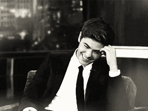 10 mega-hot GIFs of Zac Efron!