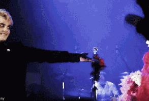 Community Post: 60 Gerard Way Gifs You Need In Your Life