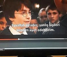 Çevirmenlerin Kafasına Göre At Koşturduğu 22 Komik Altyazı Çevirisi - Onedio.com