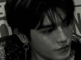 [17+] ❝ Bibir lo kering, sini gue basahin. ❞ #fiksipenggemar # Fiksi Penggemar # amreading # books # wattpad