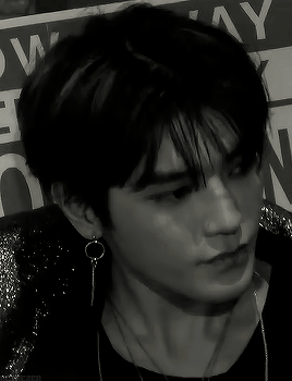 [17+] ❝ Bibir lo kering, sini gue basahin. ❞ #fiksipenggemar # Fiksi Penggemar # amreading # books # wattpad