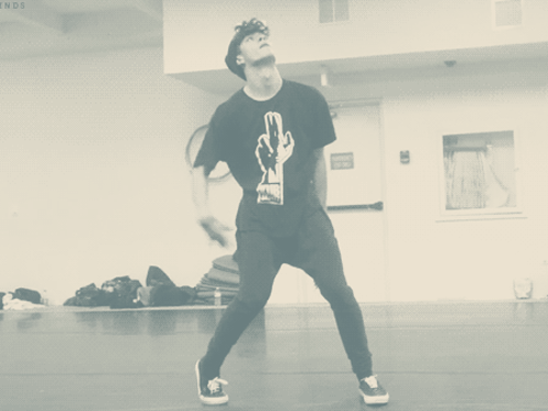 GIFs of Cute Guys Dancing