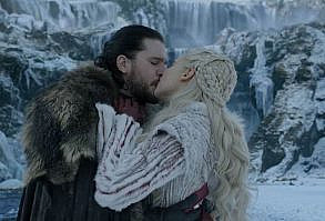 Kiss: Jon's romance with Daenerys Targaryen (Emilia Clarke) also took center stage during ... #gameofthrones #kitharington #emiliaclarke