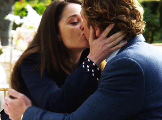 Lisbon et Jane finally in love....aaaaw