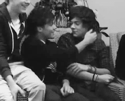 Louis, yeni komşusu olan Harry'e sinirlendiği için bahçesine domates … #hayrankurgu # Hayran Kurgu # amreading # books # wattpad