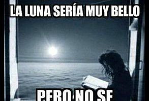 Leer a la luz de la luna que romántico