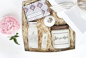 #bathbeauty #sparelaxation #spakitsgifts #personalizedgifts #formom