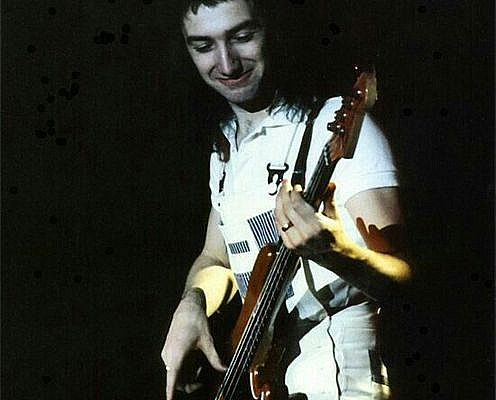 ❰ pнoтoѕ & gιғѕ oғ joнn deacon ❱ - 51 - Wattpad