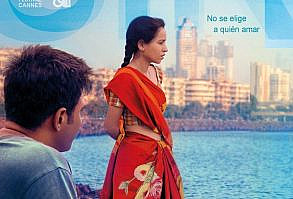 Ratna trabaja como asistenta doméstica de Ashwin, un hombre de una familia adinerada. Aunque Ashwin parece tenerlo todo, Ratna puede sentir que ha abandonado sus sueños. Por otra parte, Ratna, que parece no tener nada, está llena de esperanza y trabaja con determinación por sus sueños. Cuando estos dos mundos colisionan y los dos individuos conectan, las barreras que les separan parecen insuperables.