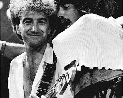 Step 1. Press play Step 2. Enlarge and view pictures with music playing Step 3. Cry (Credit to gif and picture owners)