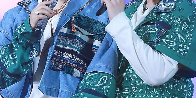 Бантанутые из Сакса 😏, [13 мар. 2022 в 21:31] их много не бывает 🥰❤️❤️‍🩹 220313 on stage in Seoul d-3 #Yoongi #Jimin