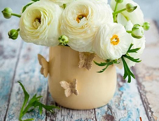 Поздравь креативными  картинками девушку с днем рождения