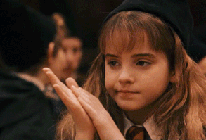 „Die im roten Trikot gehören übrigens zu Bayern, die im gelben zu Dortmund.“