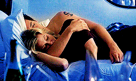 #wattpad #non-fiction La inocencia. Aquella magnífica cualidad de Betty Cooper. La chica que había pasado toda su vida encerrada en las hermanas de la misericordia. Sabiendo casi nada de la vida. Hasta que su camino se cruza con el de el solitario Jughead Jones. Ella es un Sol brillante. Sus ojos son como pequeñas e...