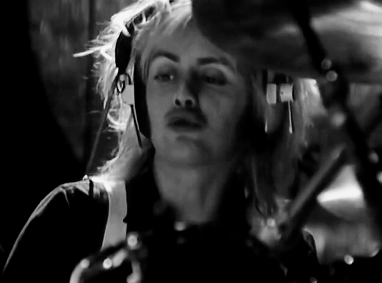 ❝Estamos del otro lado, la pantalla somos nosotros y nosotros somos l… #fanfic # Fanfic # amreading # books # wattpad